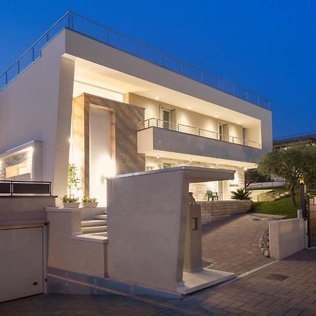 Villa Aurora-Holiday Home Apt 2 바르돌리노 외부 사진